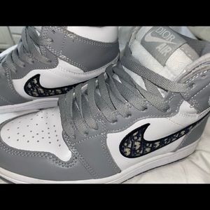 J’Adior Nike Air Jordan 1 High Top Size 7